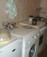 BILOCALE AMMOBILIATO ZONA CITTADELLA AFFITTASI A STUDENTI - Parma