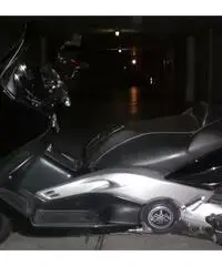 Yamaha T Max - 2005