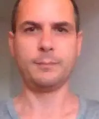 Commesso, ass. clienti, consulente, italiano serio Commesso, ass. clienti, consulente, italiano serio