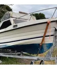 Barca 5.5 con motore Yamaha 40/60 Barca 5.5 con motore Yamaha 40/60