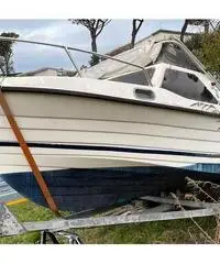 Barca 5.5 con motore Yamaha 40/60 Barca 5.5 con motore Yamaha 40/60