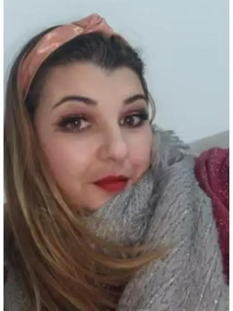 Barista, banconiera, commessa, salumiera, scaffali Barista, banconiera, commessa, salumiera, scaffali