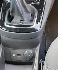 FORD Fiesta 6ª serie - 2015