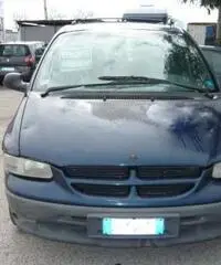CHRYSLER Voyager anno 2000 - Caserta CHRYSLER Voyager anno 2000 - Caserta