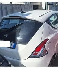 Lancia Ypsilon 1.0 FireFly 5 porte S&S Hybrid Ecoc