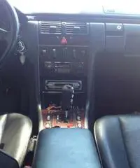 MERCEDES E 200