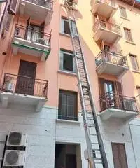 Noleggio autoscala per edilizia e traslochi Noleggio autoscala per edilizia e traslochi
