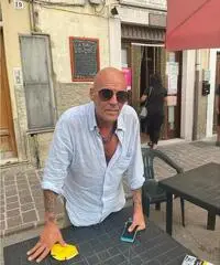 Accompagnatore per donna Accompagnatore per donna