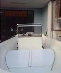 Barca lancia 5 mt. + motore