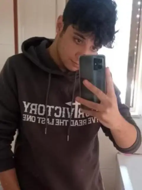 Cerco urgentemente lavoro Cerco urgentemente lavoro