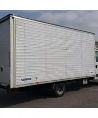 Daily con furgonatura lunga 5 metri . Capi appesi