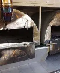 Autonegozio forni a legna