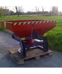 Spandiconcime 800 l.