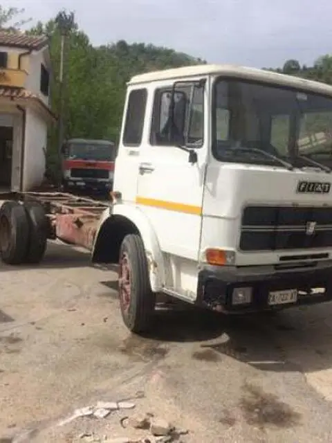 Camion iveco fiat 110 per ricambi Camion iveco fiat 110 per ricambi