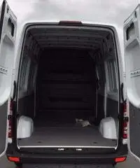 MERCEDES-BENZ Sprinter F37/35 313 CDI passo medio. MERCEDES-BENZ Sprinter F37/35 313 CDI passo medio.