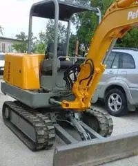 Escavatore pel job 25 quintali anno 2001 ore 2.200 Escavatore pel job 25 quintali anno 2001 ore 2.200