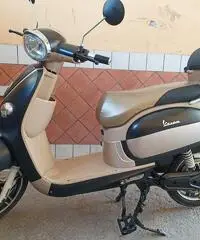 scooter elettrico da vetrina vedi foto bel modello vespa scooter elettrico da vetrina vedi foto bel modello vespa