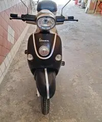 scooter elettrico da vetrina vedi foto bel modello vespa scooter elettrico da vetrina vedi foto bel modello vespa