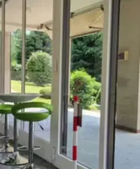 VETRINE FRONTE STRADA LOCALE COMMERCIALE AD ALZATE VETRINE FRONTE STRADA LOCALE COMMERCIALE AD ALZATE