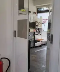 VETRINE FRONTE STRADA LOCALE COMMERCIALE AD ALZATE VETRINE FRONTE STRADA LOCALE COMMERCIALE AD ALZATE