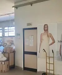 Singolare capannone artigianale di mq 300 con scop