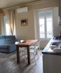 GRAZIOSO APPARTAMENTO in ZONA CENTRALE GRAZIOSO APPARTAMENTO in ZONA CENTRALE