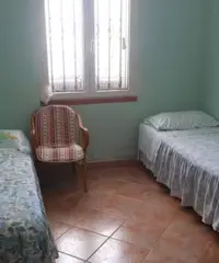 Villetta fronte mare con ampio giardino