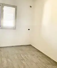 Accogliente 3 vani con volume tecnico soprastante