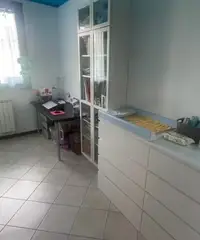 Appartamento recente con tre camere e due bagni