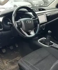 Toyota Hilux 2.4 D-4D 4WD Extra Cab - 2018 IVA DED