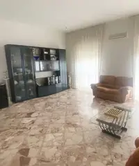 Grottasanta - appartamento con garage