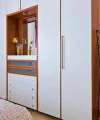 Pentavani VI piano vista mare di fronte stazione