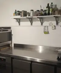 Bar si trova sul strada di forte passaggio