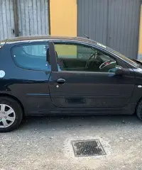 Peugeot 206 plus 2011