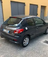 Peugeot 206 plus 2011