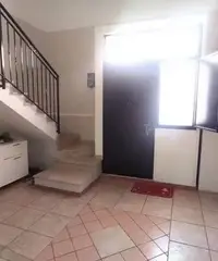 Appartamento con ingresso Indipendente 4 vani Cata