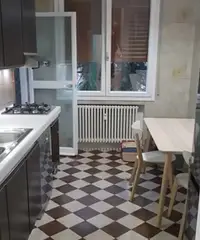 Ampia e bella camera zona centrale