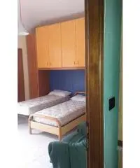 Due posti letto / singola comoda al centro Due posti letto / singola comoda al centro