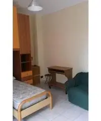 Due posti letto / singola comoda al centro Due posti letto / singola comoda al centro