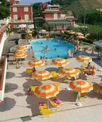 BILOCALE AL MARE (TORTORETO) BILOCALE AL MARE (TORTORETO)