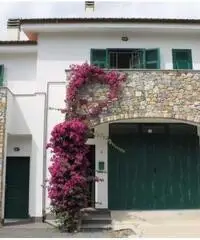 Possib. 2 BILOCALI 3 km dal mare di LOANO SV Possib. 2 BILOCALI 3 km dal mare di LOANO SV