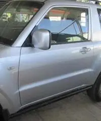Mitsubishi pajero autocarro 4 posti