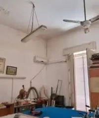 Palazzetto con locale commerciale a giarre