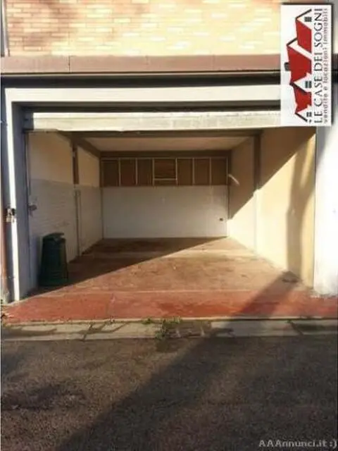 Box a Ponsacco in provincia di Pisa Box a Ponsacco in provincia di Pisa