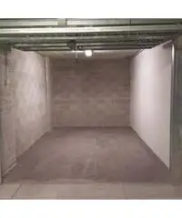 Privato affitta box auto in via D. Ferrari 4, Torino Privato affitta box auto in via D. Ferrari 4, Torino