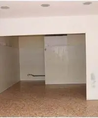 Negozio in Affitto a 800€ - zona FABBRICA ROSSA