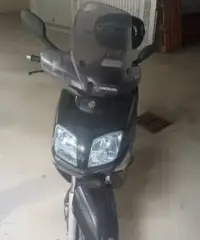 Scooter Yamaha XC 300 anno 2006