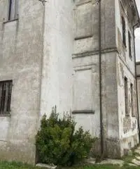 Villa stile Liberty del 1900 indipendente con giardino Alseno  (PC)