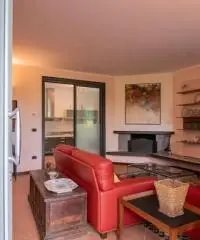 Villa Bifamiliare con giardino in collina con vista panoramica