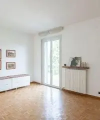 Villa Bifamiliare con giardino in collina con vista panoramica